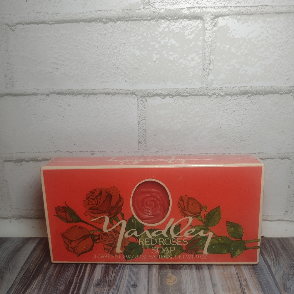 Yardley Red Roses Hand Soap - Pink/Red